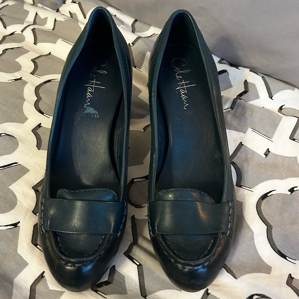 NWOB Cole Haan stacked heel loafers with an almond toe in teal sz 7.5